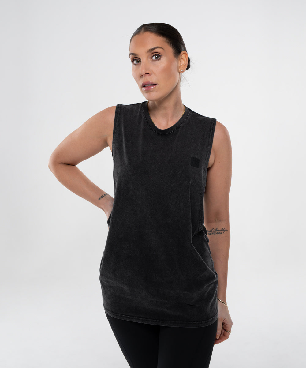 EVERY DAY Muscle Tank in Black Wash