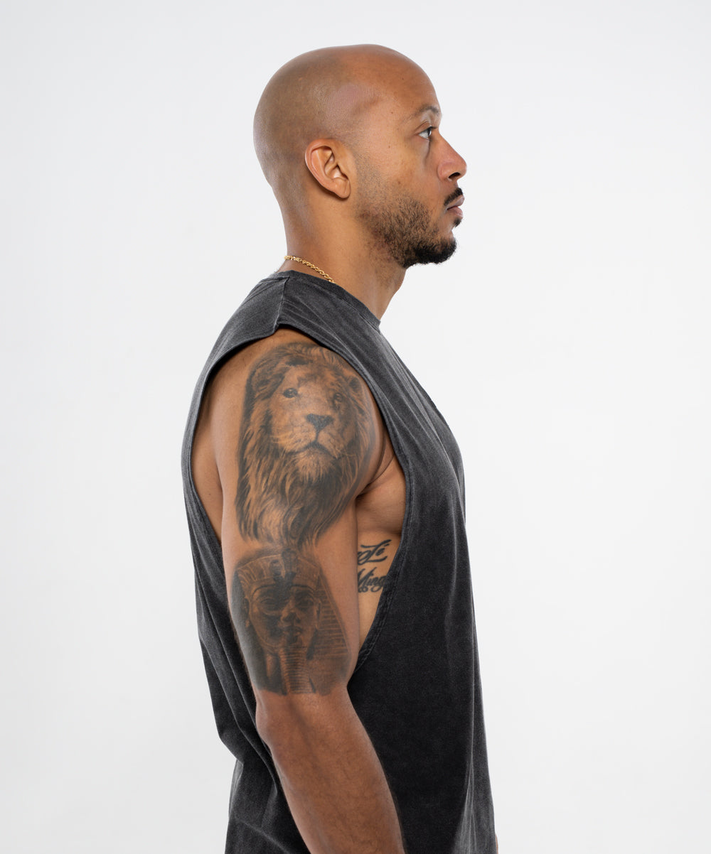 EVERY DAY Muscle Tank in Black Wash