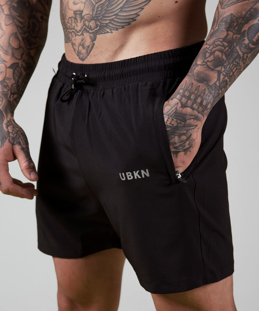 D1 Short in Black