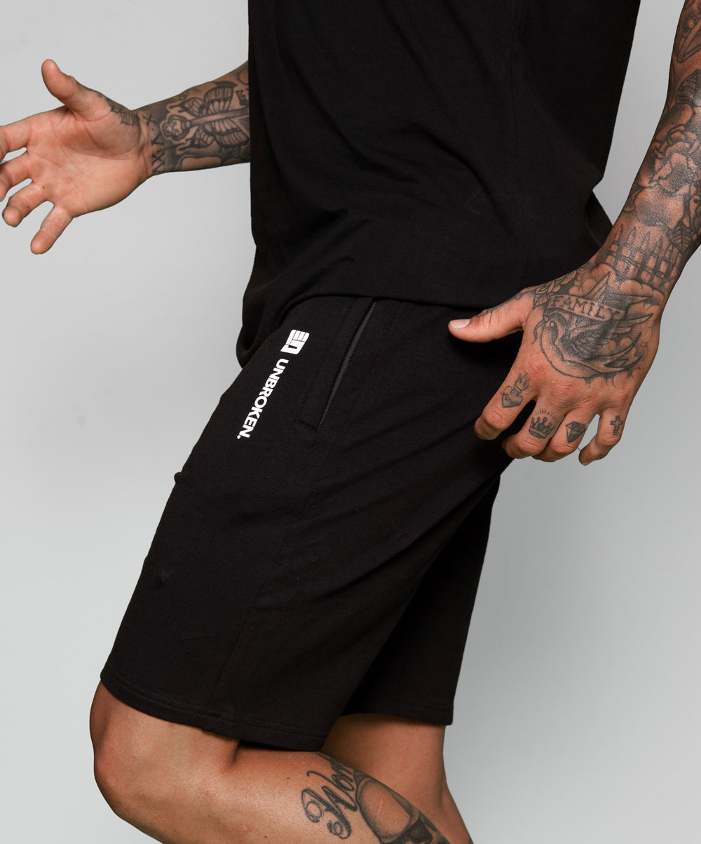 LEGACY Sweat Short in Black
