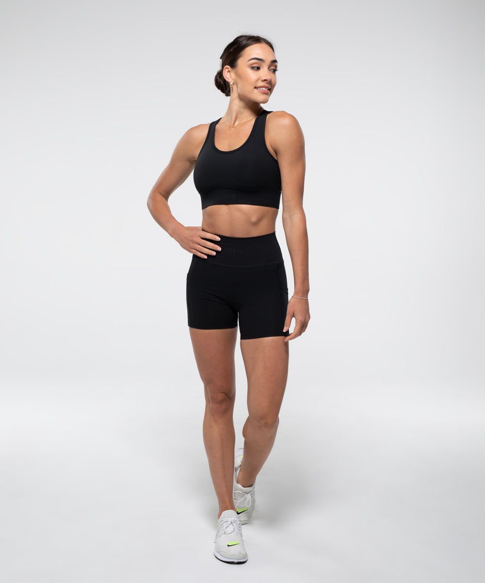 FIERCE 4" Mid Short in Black