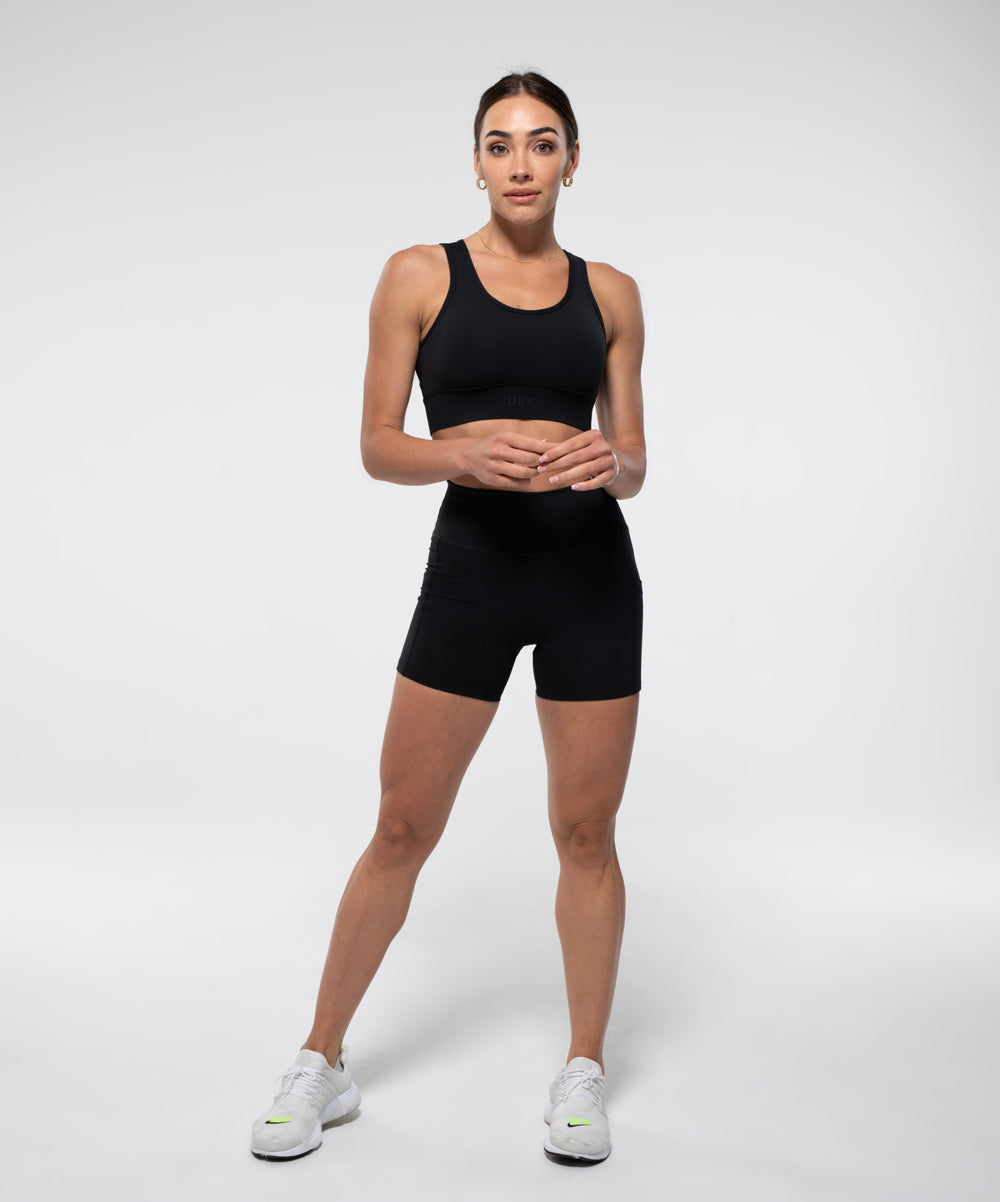 FIERCE 4" Mid Short in Black