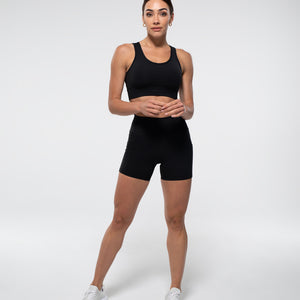FIERCE 4" Mid Short in Black