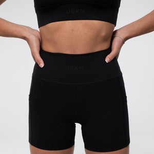 FIERCE 4" Mid Short in Black