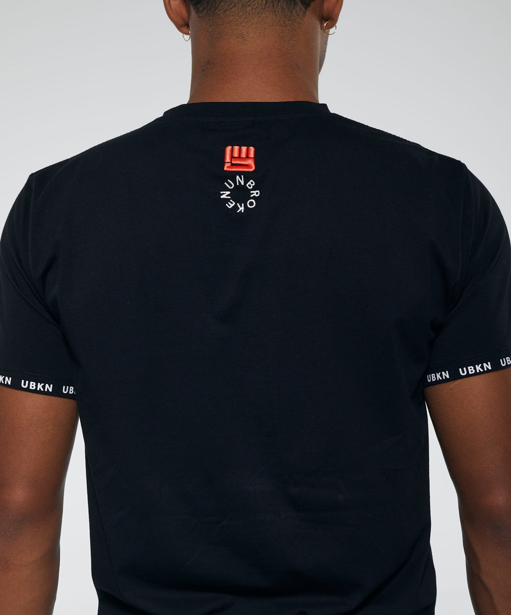 FIGHTERS Performance Tee in Black