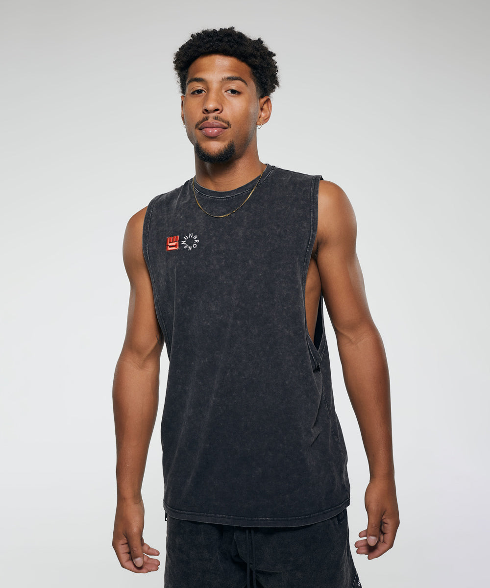 EIGHT Muscle Tank in Black Wash