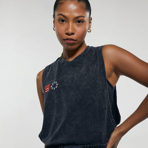 EIGHT Muscle Tank in Black Wash