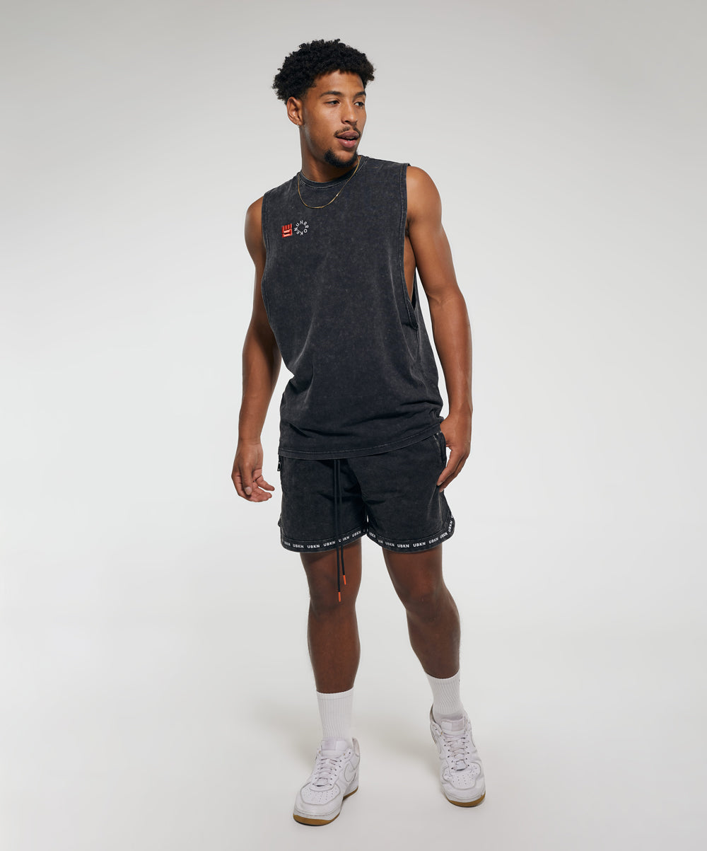 EIGHT Muscle Tank in Black Wash