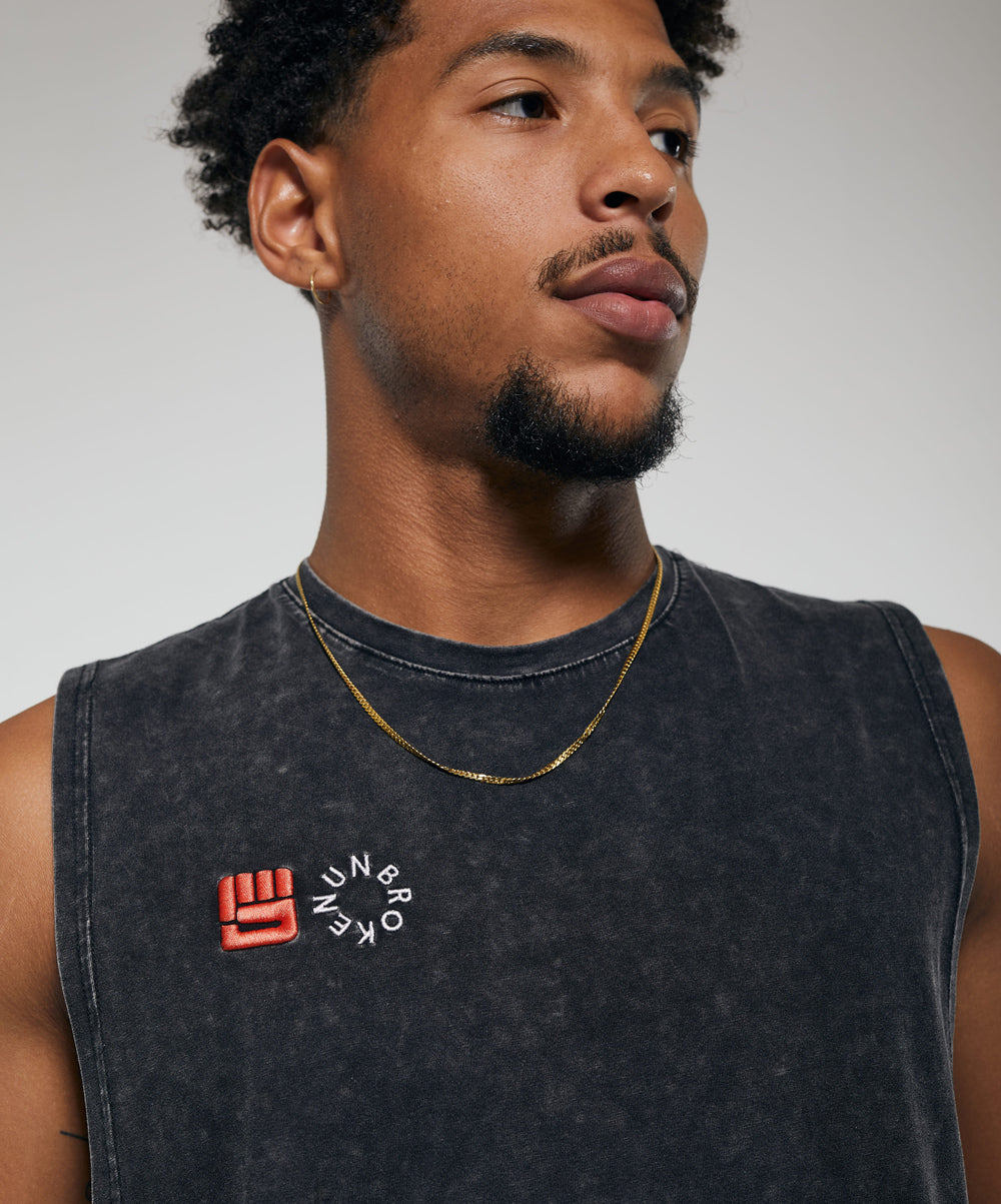 EIGHT Muscle Tank in Black Wash