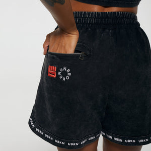 SHADOW Mid Sweat Short in Black Wash